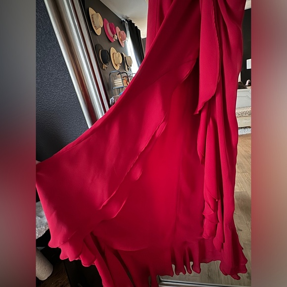 Slate and Willow Flowy Red Formal High Slit V-Neck Dress 0 Long - Picture 11 of 12